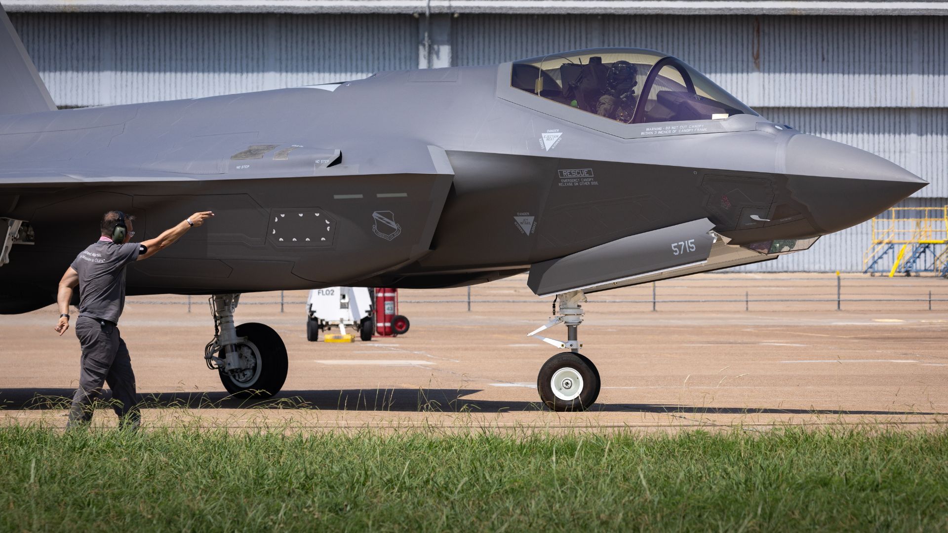 F-35 preparing for take off